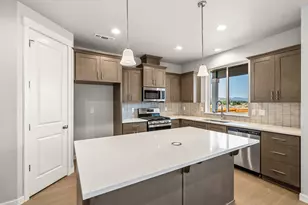 151 Valemont Dr, Eagle Point, OR 97524 - Photo 5