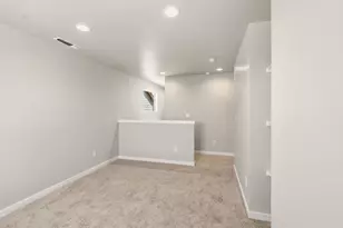 151 Valemont Dr, Eagle Point, OR 97524 - Photo 13