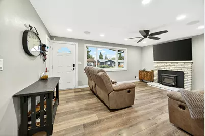 745 Herman Avenue, Medford, OR 97501 - Photo 5