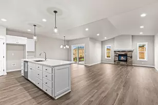 3734 Carlin Dr, Medford, OR 97504 - Photo 9