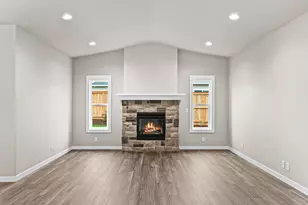 3734 Carlin Dr, Medford, OR 97504 - Photo 11