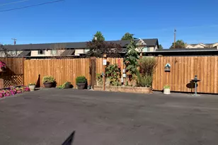 1456 SW 17th St, Redmond, OR 97756 - Photo 7