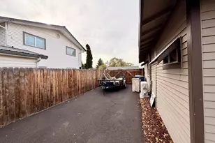 1456 SW 17th St, Redmond, OR 97756 - Photo 17