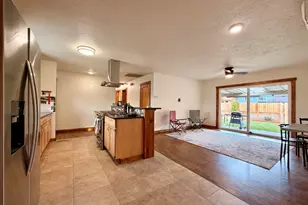 1456 SW 17th St, Redmond, OR 97756 - Photo 9