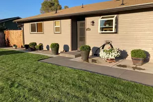 1456 SW 17th St, Redmond, OR 97756 - Photo 5