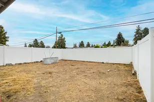 2454 SW Wickiup Ct, Redmond, OR 97756 - Photo 17