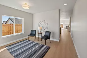 4037 SW 38th Place, Redmond, OR 97756 - Photo 7