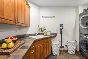 1690 NW City View Dr, Bend, OR 97703 - Photo 33