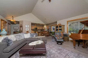 60819 Grand Targhee Dr, Bend, OR 97702 - Photo 11