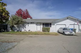 1762 SW Allen Creek Rd, Grants Pass, OR 97527 - Photo 3