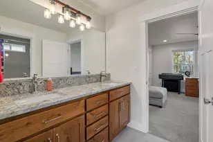 199 Black Oak Dr, Grants Pass, OR 97527 - Photo 35