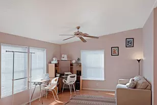 1570 S Peach St, Medford, OR 97501 - Photo 3