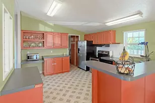 1570 S Peach St, Medford, OR 97501 - Photo 7