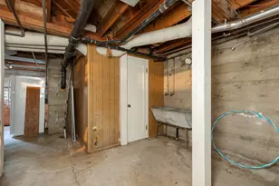 719 NW 3rd St, Grants Pass, OR 97526 - Photo 35