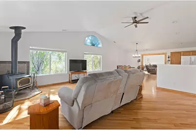 1885 Lonnon Road, Grants Pass, OR 97527 - Photo 5