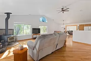 1885 Lonnon Rd, Grants Pass, OR 97527 - Photo 5