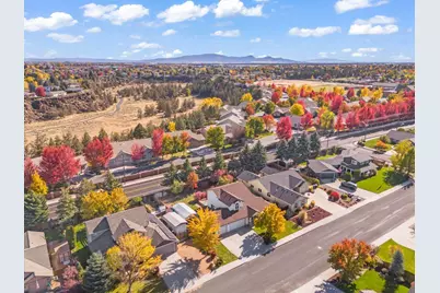 2056 NW 19th Place, Redmond, OR 97756 - Photo 31