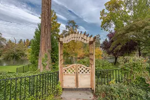 2250 Rogue River Hwy, Grants Pass, OR 97527 - Photo 59