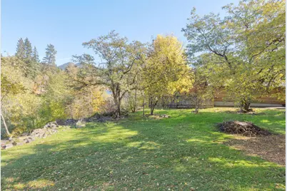 2700 Rogue River Highway, Grants Pass, OR 97527 - Photo 35