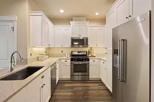 20751 NE Boulderfield Ave, Bend, OR 97701 - Photo 7