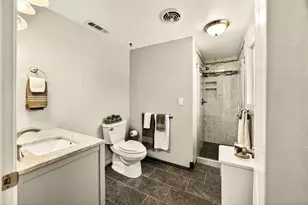 1977 Fairlane Dr, Medford, OR 97501 - Photo 21