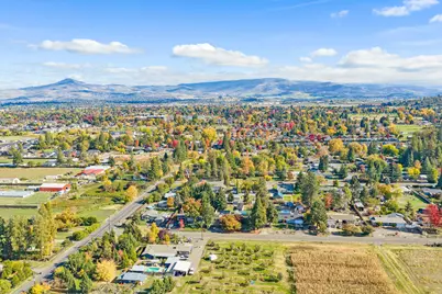 1977 Fairlane Drive, Medford, OR 97501 - Photo 51