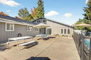 1977 Fairlane Dr, Medford, OR 97501 - Photo 41