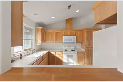 930 Schaefers Lane, Grants Pass, OR 97526 - Photo 9