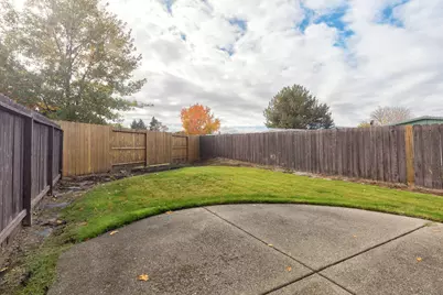 930 Schaefers Lane, Grants Pass, OR 97526 - Photo 23