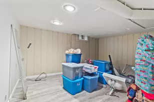 1213 E Park St, Grants Pass, OR 97527 - Photo 15