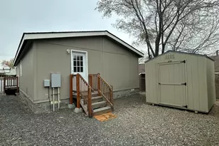 397 SE 6th St, Madras, OR 97741 - Photo 3