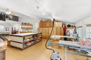 827 Summit Loop, Grants Pass, OR 97527 - Photo 33