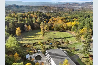 827 Summit Loop, Grants Pass, OR 97527 - Photo 51