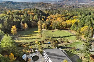 827 Summit Loop, Grants Pass, OR 97527 - Photo 51