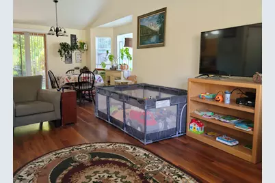 1523 NW Thompson Way, Grants Pass, OR 97526 - Photo 5