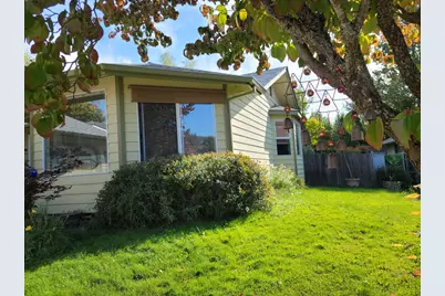 1523 NW Thompson Way, Grants Pass, OR 97526 - Photo 3