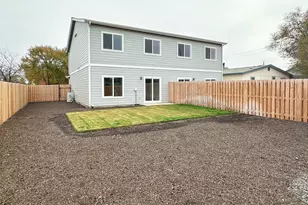 2359 SW 24th St, Redmond, OR 97756 - Photo 11