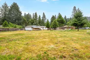 513 Barton Rd, Glendale, OR 97442 - Photo 3