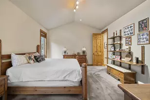 60798 Goldenwood Loop, Bend, OR 97702 - Photo 17
