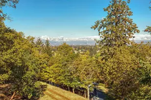 2070 Skyview Dr, Medford, OR 97501 - Photo 29