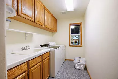 2070 Skyview Drive, Medford, OR 97501 - Photo 71