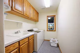 2070 Skyview Dr, Medford, OR 97501 - Photo 71