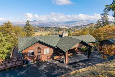 2070 Skyview Drive, Medford, OR 97501 - Photo 7