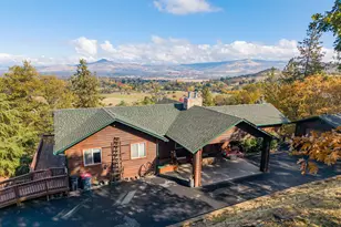 2070 Skyview Dr, Medford, OR 97501 - Photo 7