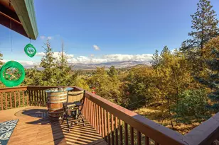 2070 Skyview Dr, Medford, OR 97501 - Photo 15