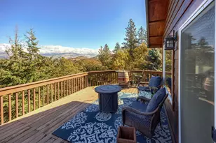 2070 Skyview Dr, Medford, OR 97501 - Photo 19