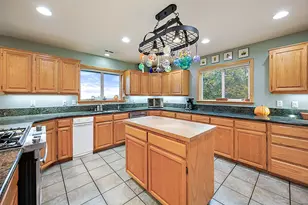 2070 Skyview Dr, Medford, OR 97501 - Photo 53