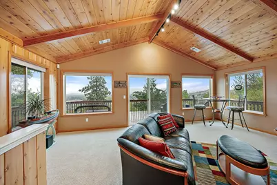2070 Skyview Drive, Medford, OR 97501 - Photo 35