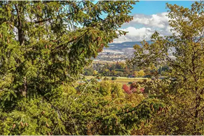 2070 Skyview Drive, Medford, OR 97501 - Photo 29