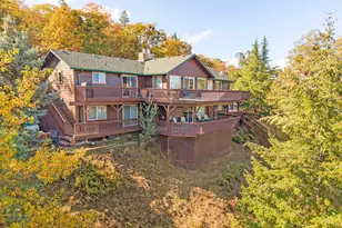2070 Skyview Dr, Medford, OR 97501 - Photo 3